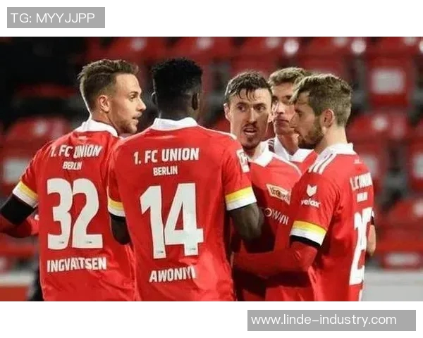 柏林赫塔主场大胜!帕德博恩不敌劲敌,士气高涨 柏林赫塔主场大胜!帕德博恩不敌劲敌,士气高涨