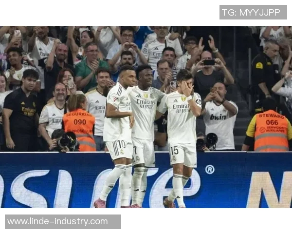 皇马客场惨败，巴萨再次领先积分榜，梅西表现出色