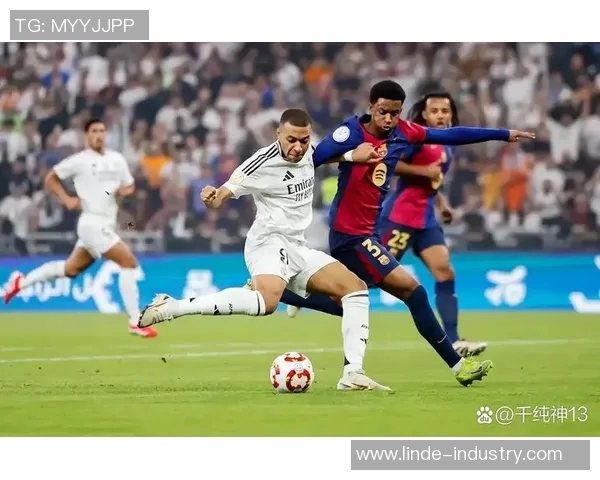 姆巴佩领衔巴黎主场大胜亚马尔，表现抢眼成为赛场焦点