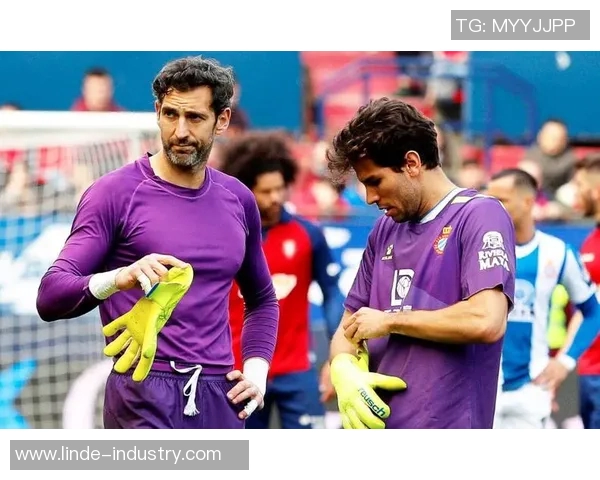 西班牙人队长受伤,或将缺席接下来的几场比赛——球队命运岌岌可危 西班牙人队长受伤,或将缺席接下来的几场比赛——球队命运岌岌可危