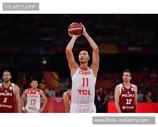 易建联当选CBA赛季MVP,创历史新纪录成为CBA界新宠 易建联当选CBA赛季MVP,创历史新纪录成为CBA界新宠