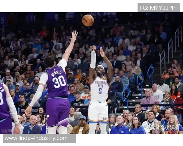 考辛斯在湖人首秀表现平平，球队险胜雷霆